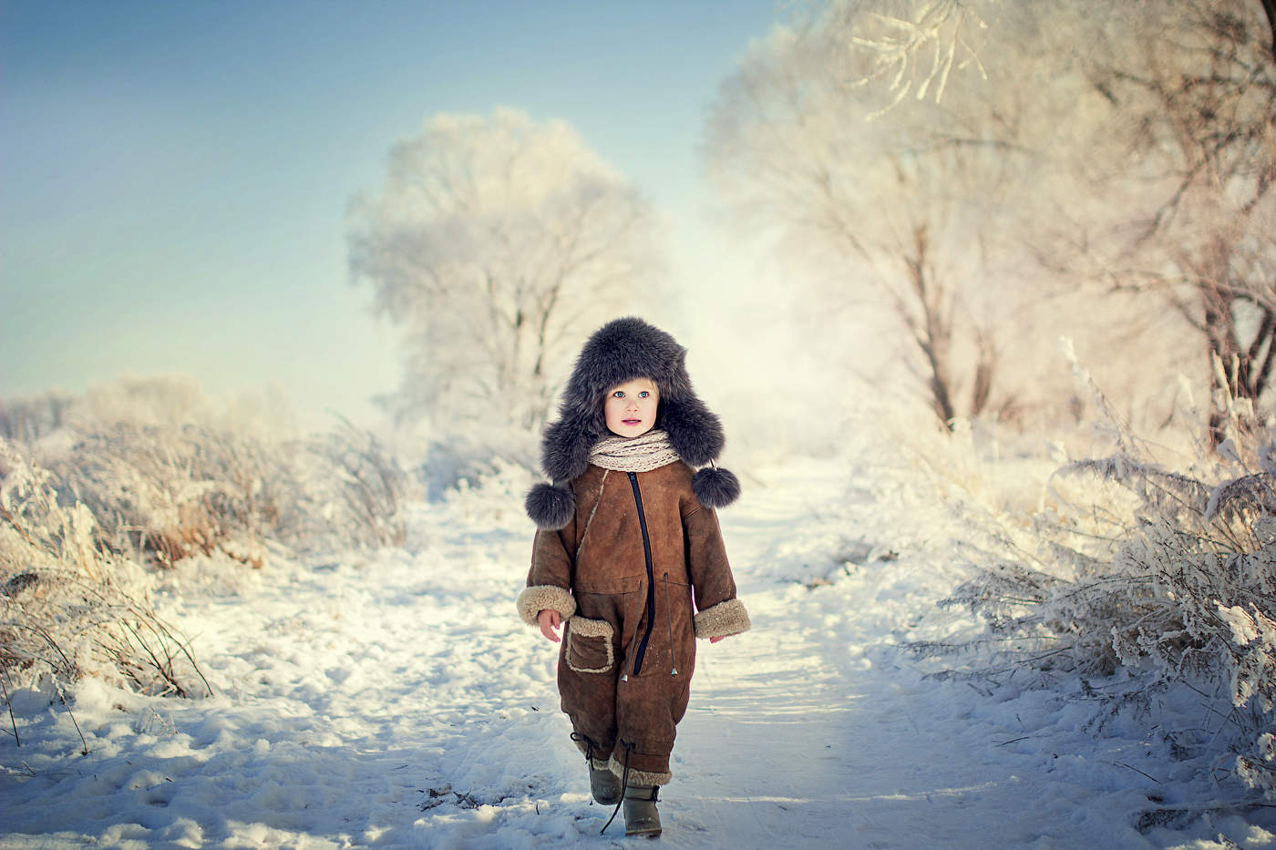 Сказочная фотосессия мальчика зимой