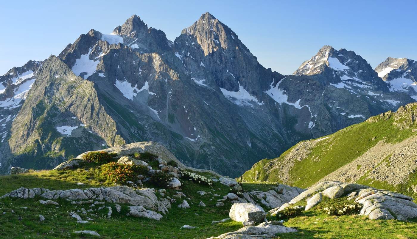 Кавказские горы утром