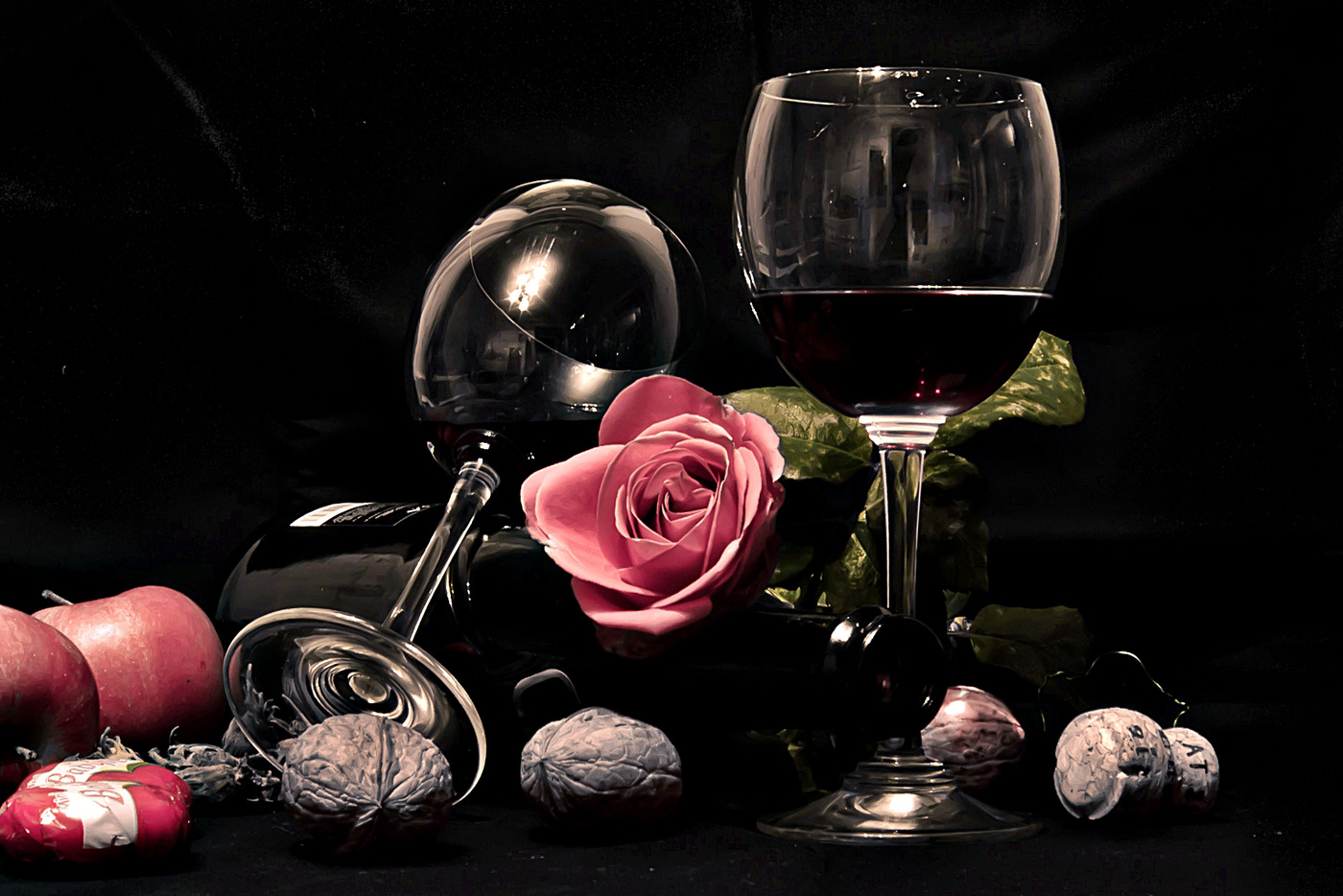 Натюрморт вино и роза