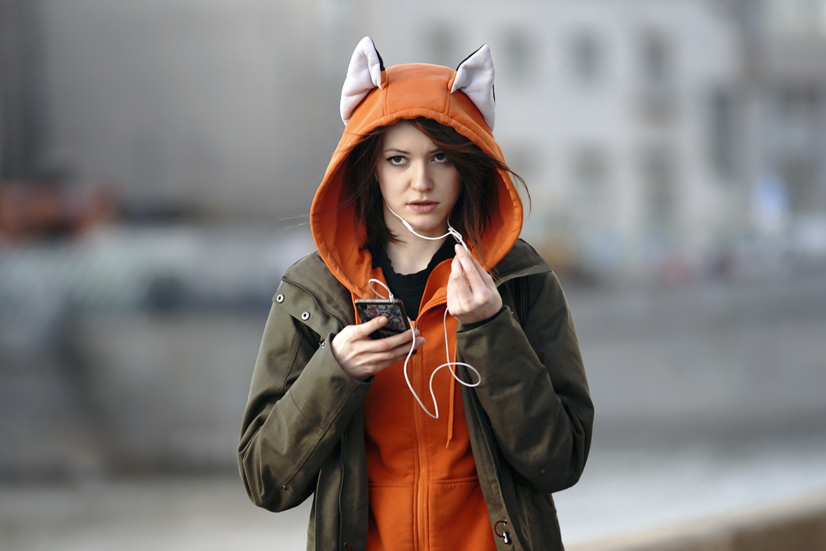 Fox человек. Red Fox актриса. Девушка в костюме лисы. Образ современной лисы. Современная лиса костюм женский.