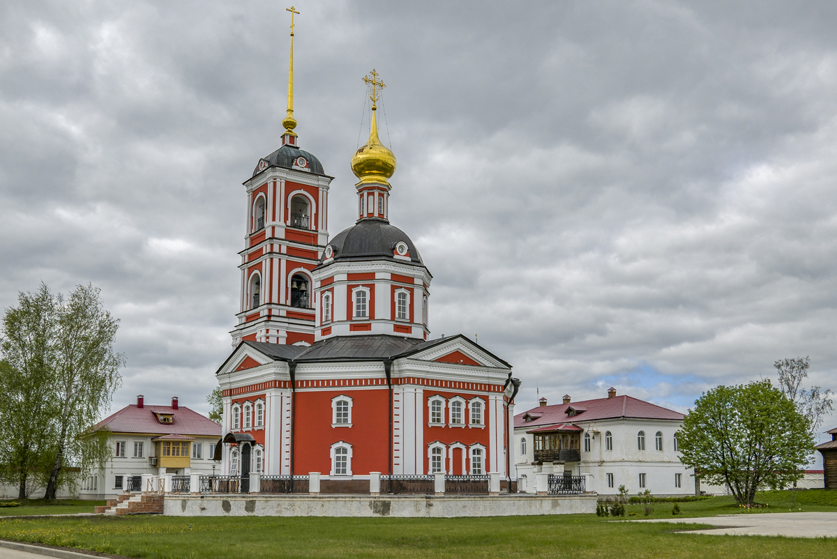 Варницкого монастыря. Варницы Троице-Сергиев Варницкий. Троицкий Варницкий монастырь. Троице-Сергиев Варницкий монастырь Троицкий собор. Троице-Сергиев Варницкий монастырь Ярославская область.