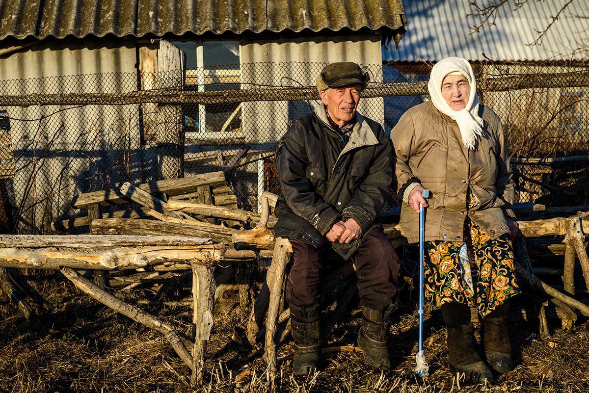 Деревенская завалинка картинки