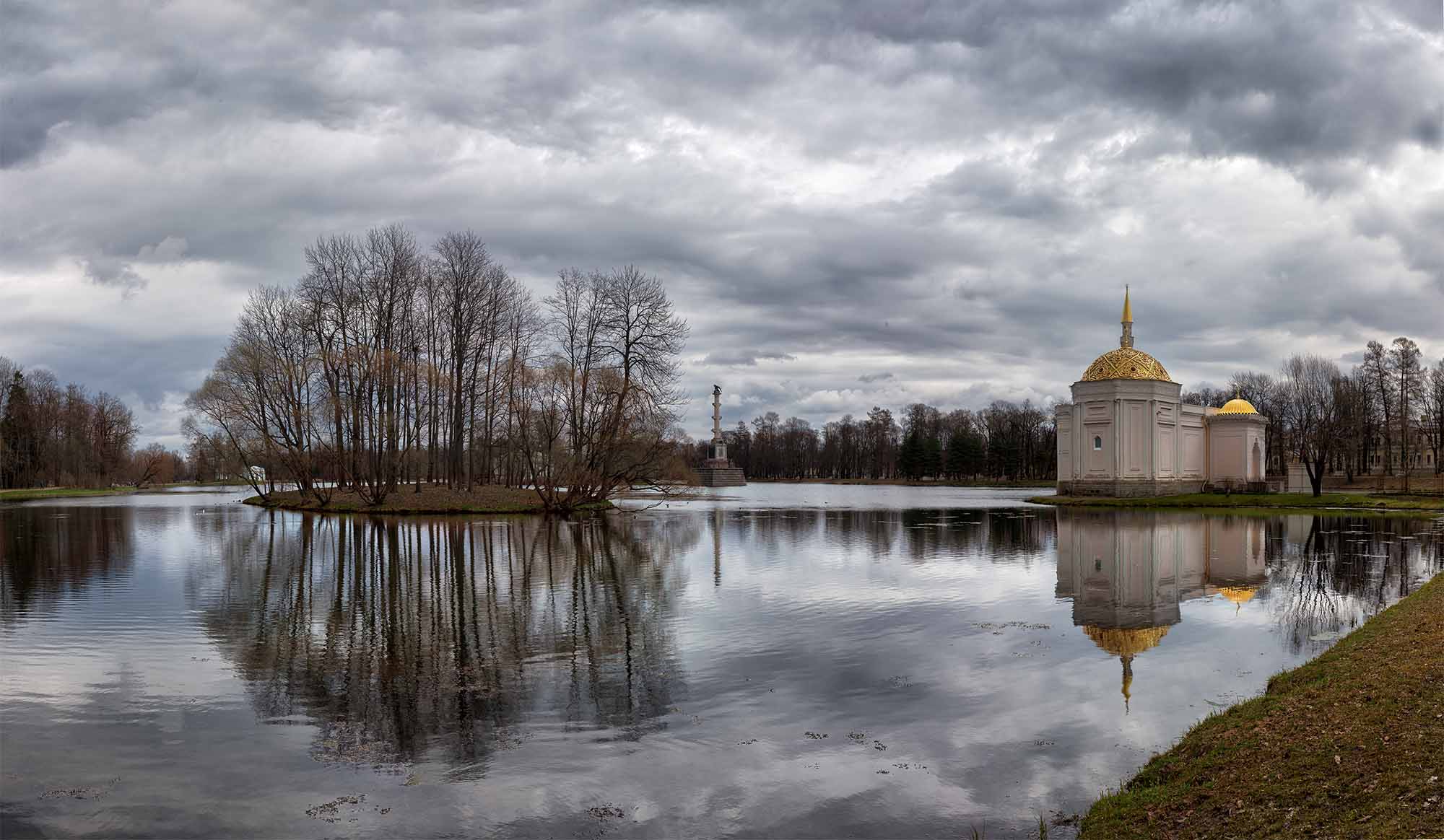 Парк Церковь весной