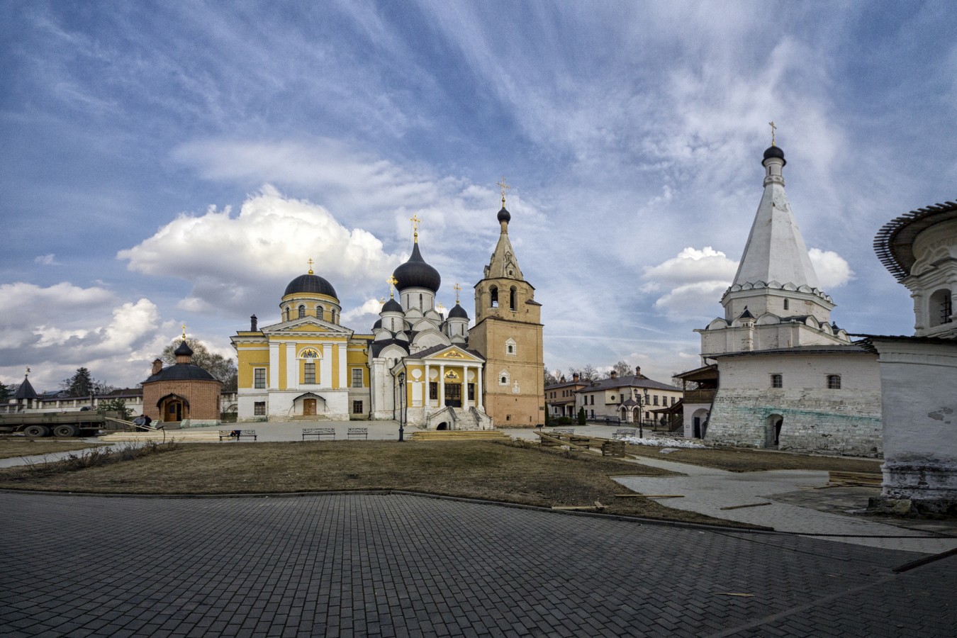 Старицкий Успенский монастырь Введенская Церковь