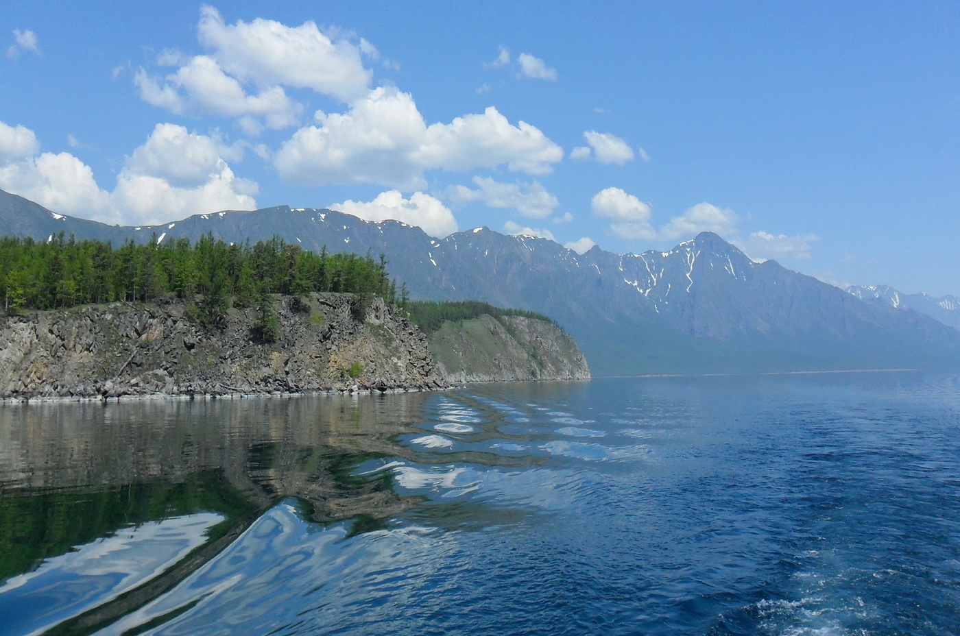 на байкале горы