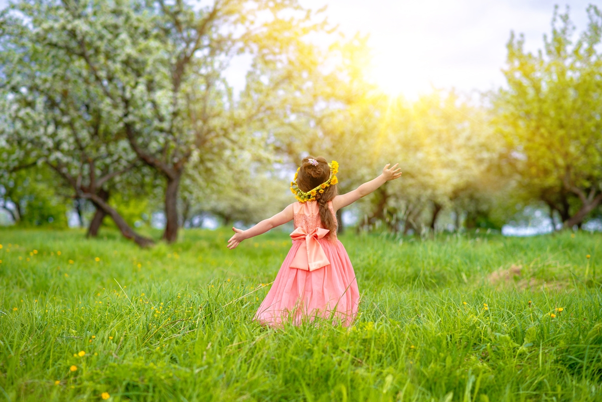 Девочка май. Фото моделька солнца. Spring Sun model.