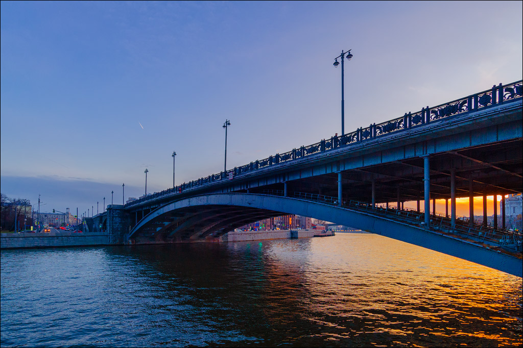 Новокузнецкий мост москва