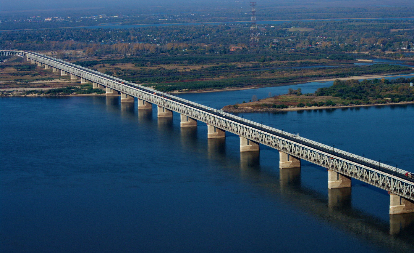 Мост ж/д в Хабаровске через Амур реку