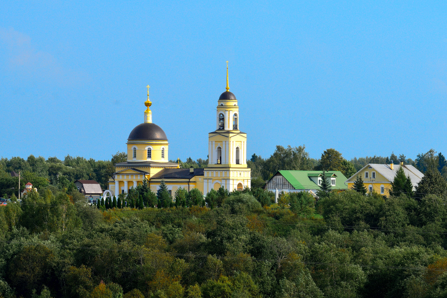 Радонеж храм