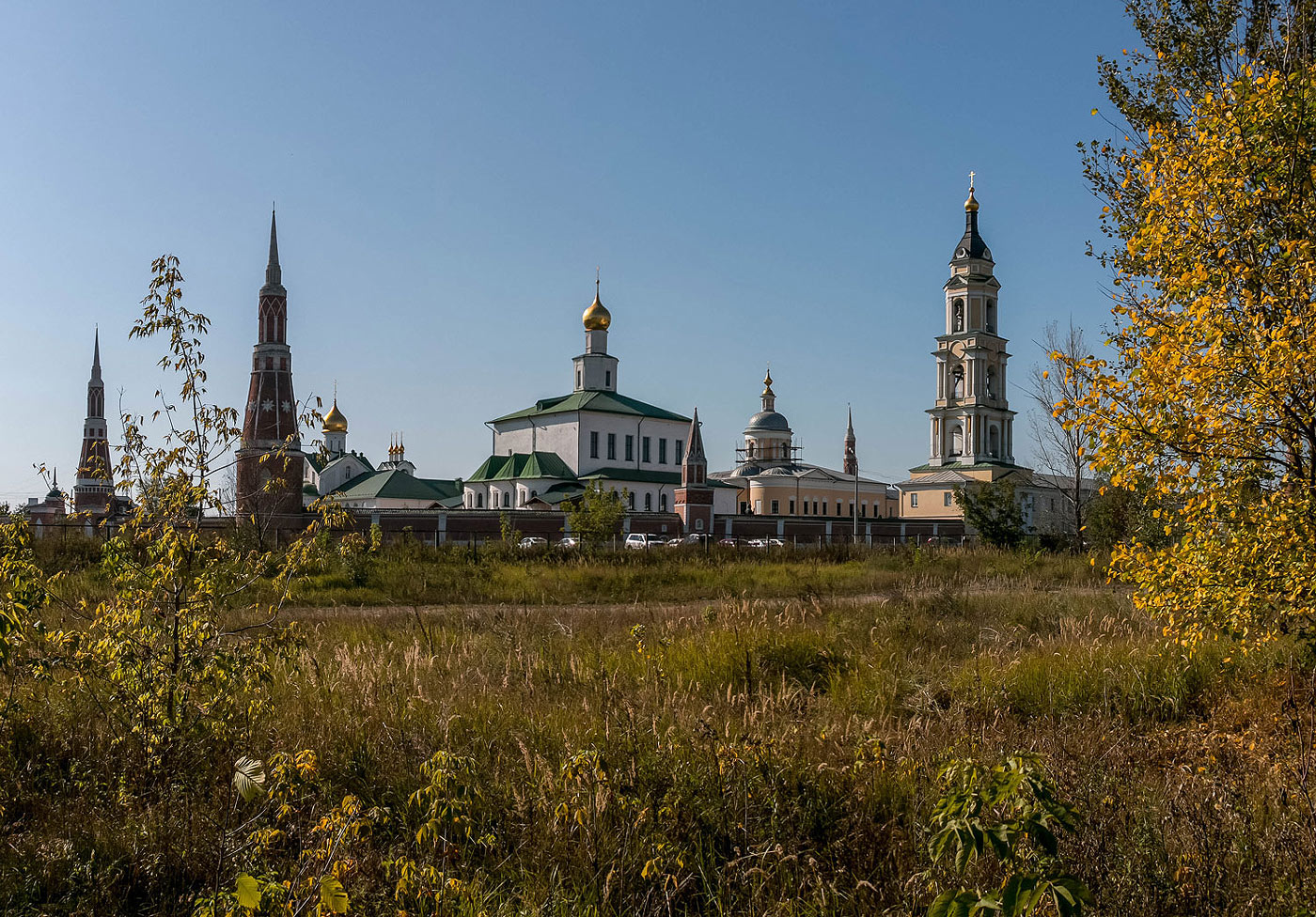 Старо голутвин монастырь фото