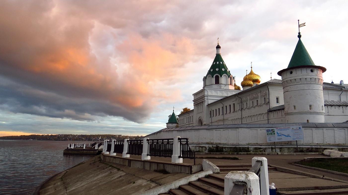 Город Кострома Ипатьевский монастырь