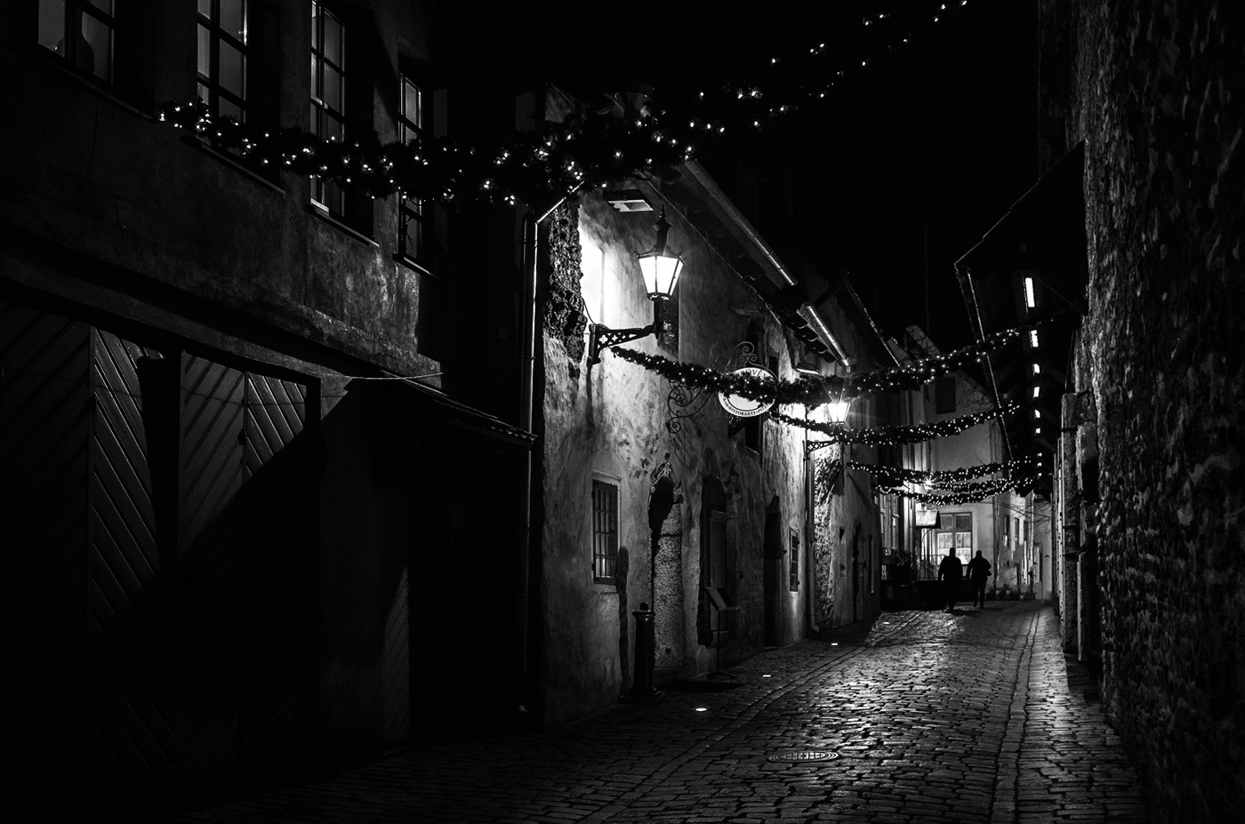 Старинные улицы ночью
