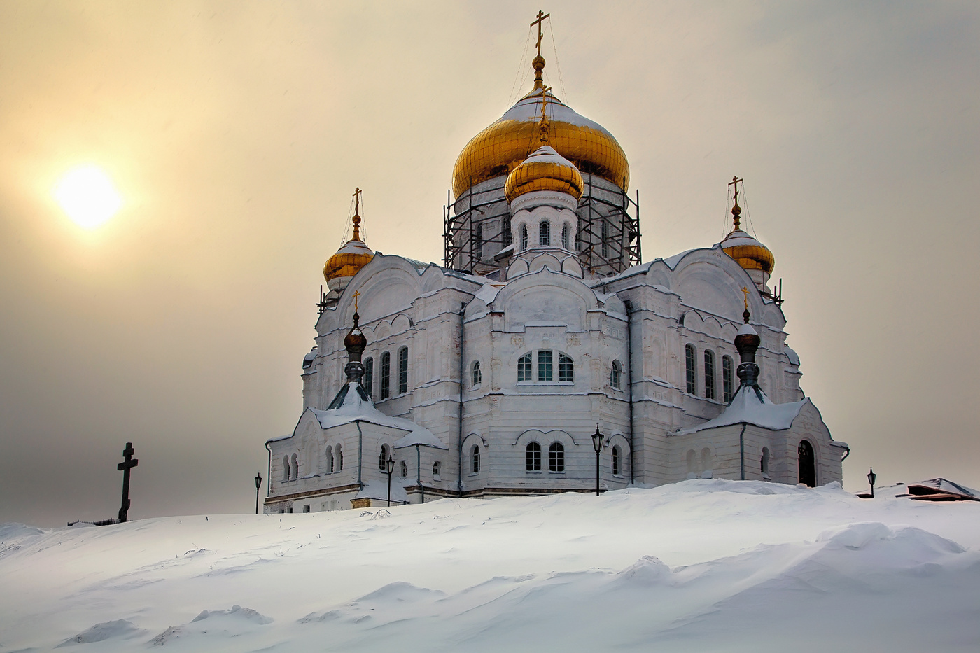 Белая гора Белогорский монастырь