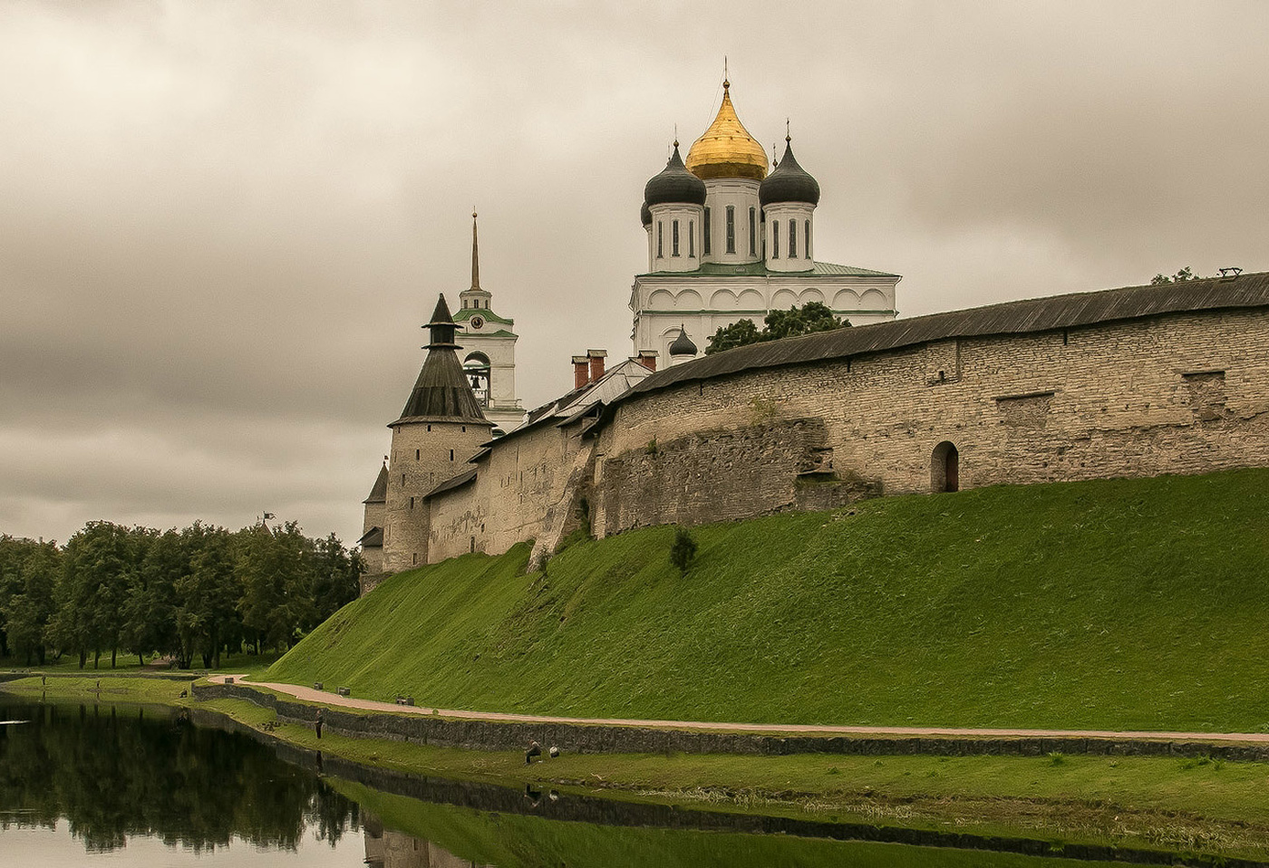 Грифон Псков Кремль