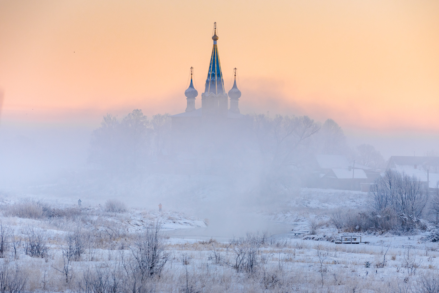 Россия храмы туманное утро