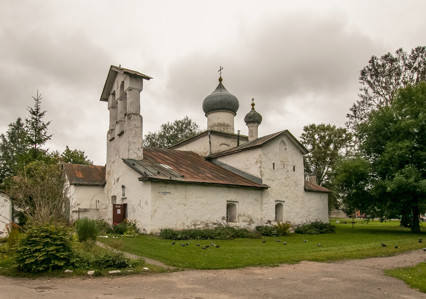 Храмы пскова. Образская Церковь Псков. Храм Спаса Нерукотворного Псков. Храм Нерукотворного образа Псков. Храм Спаса Нерукотворного на Жабьей Лавицы Псков.