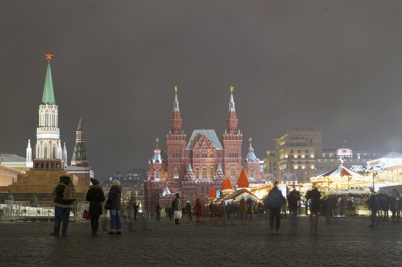 Следующий площадь. Красная площадь расфокус. Реклама на красной площади. Свежие фото красной площади. Москва красная площадь фото 2020.