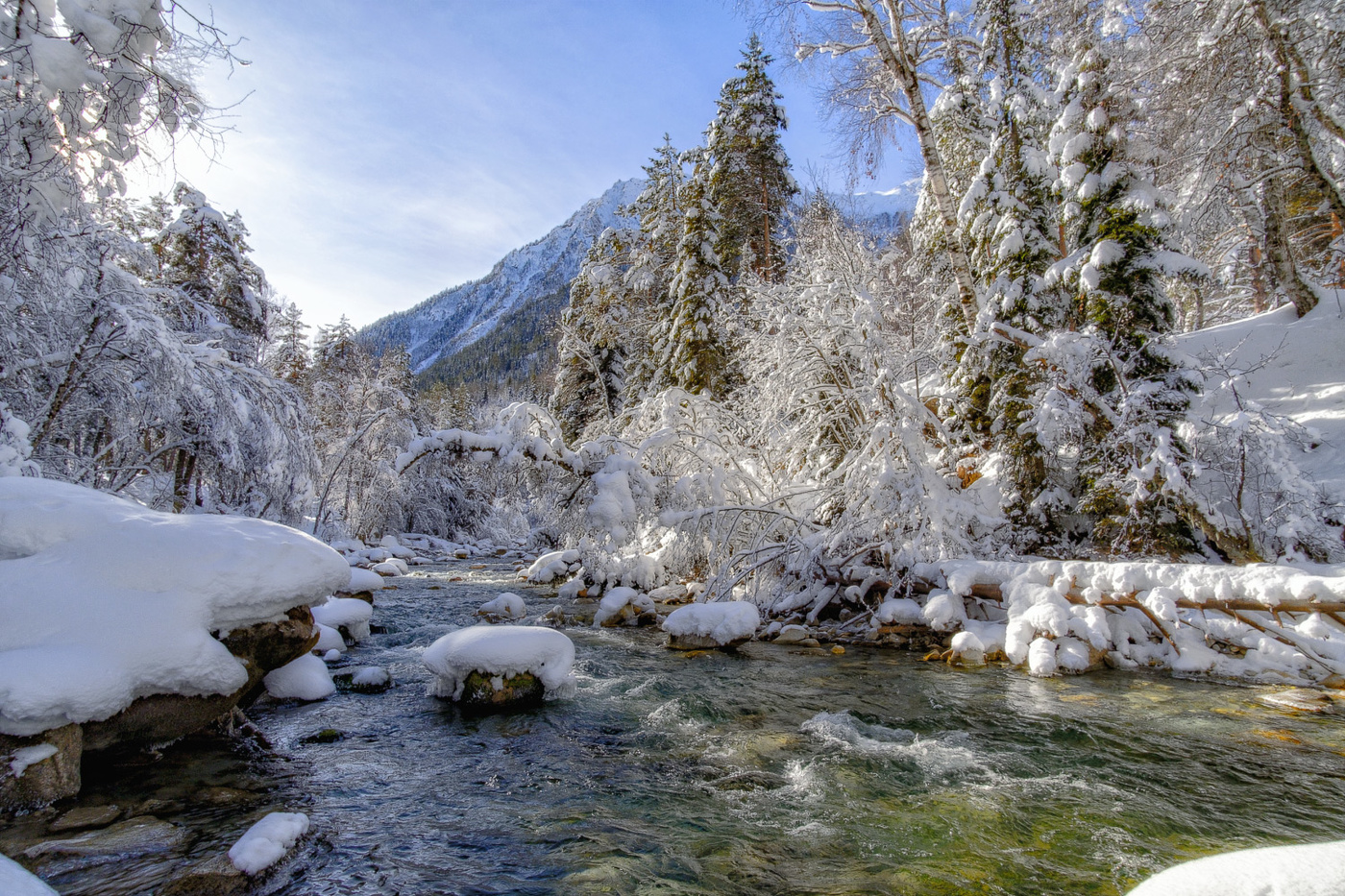 Зима в горах кавказа