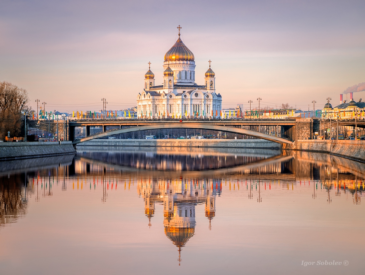 Москва река храм Христа Спасителя