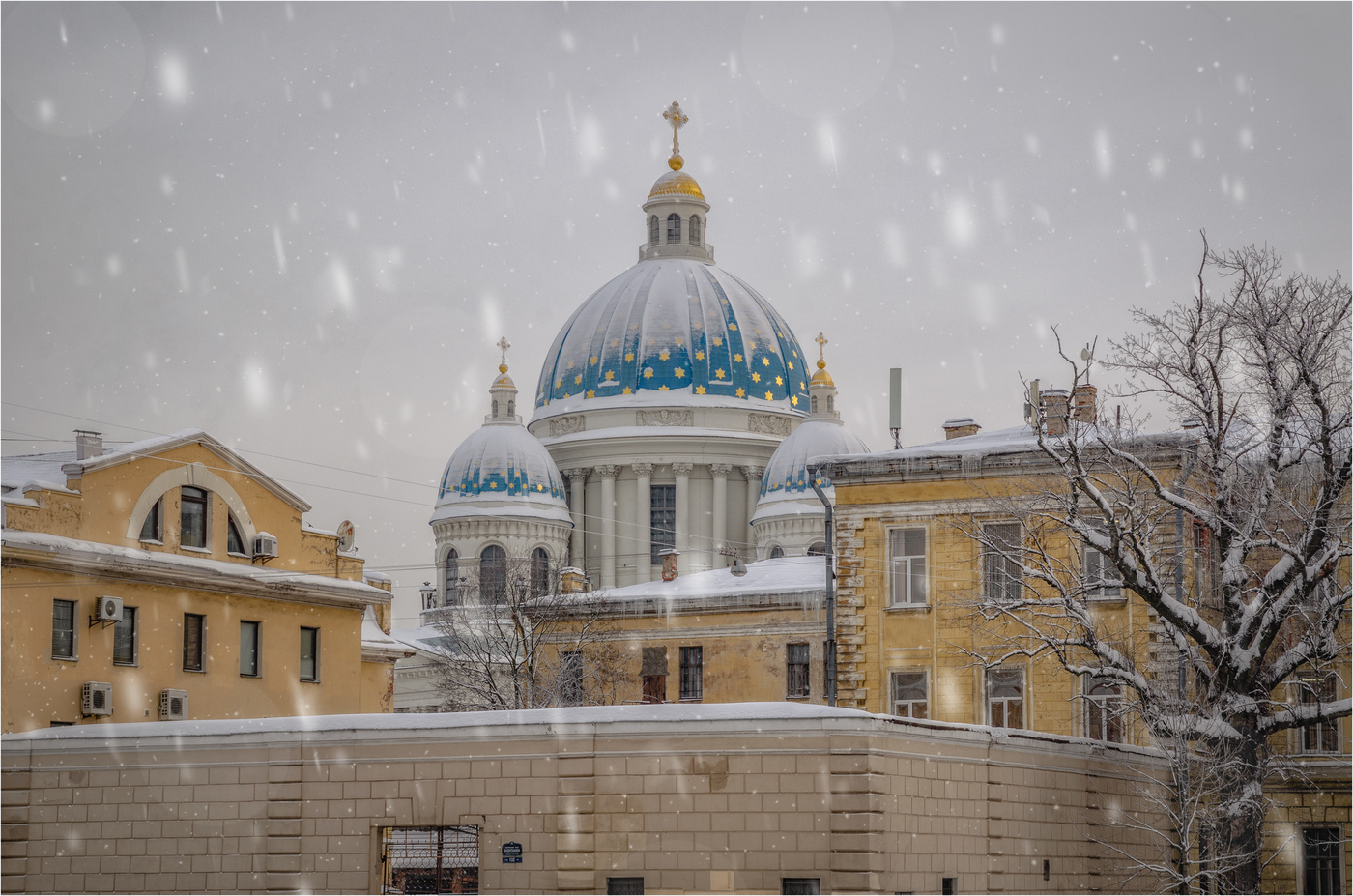 Костел на минеральной СПБ зимой