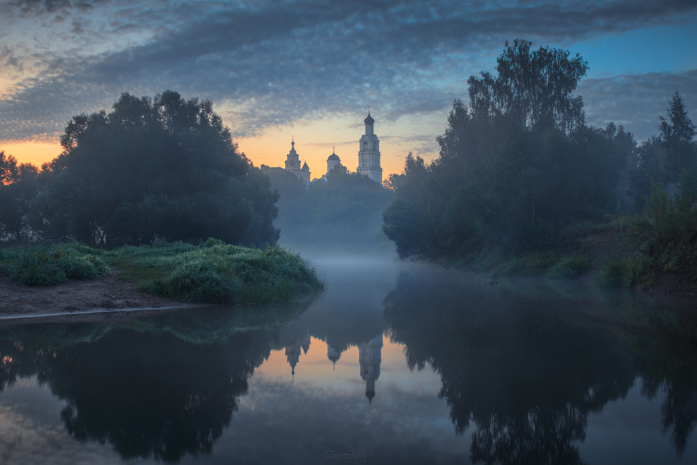 Храм отражение река Суздаль