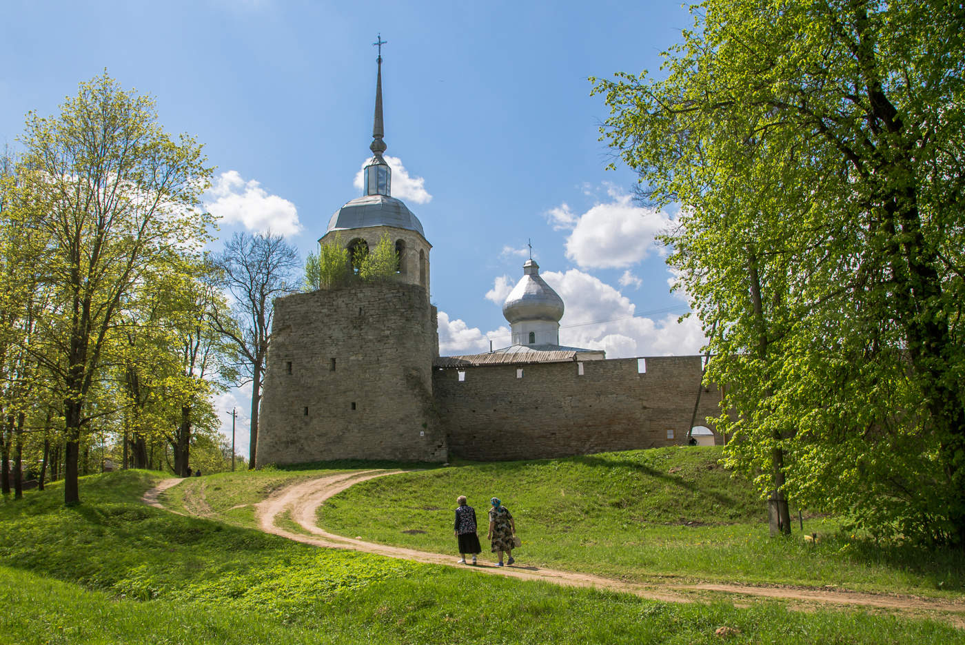 Фото псковская область. Крепость в Порхове Псковской области. Крепость города Порхов Псковской области.. Крепость в городе Порхов. Крепость Александра Невского Порхов.