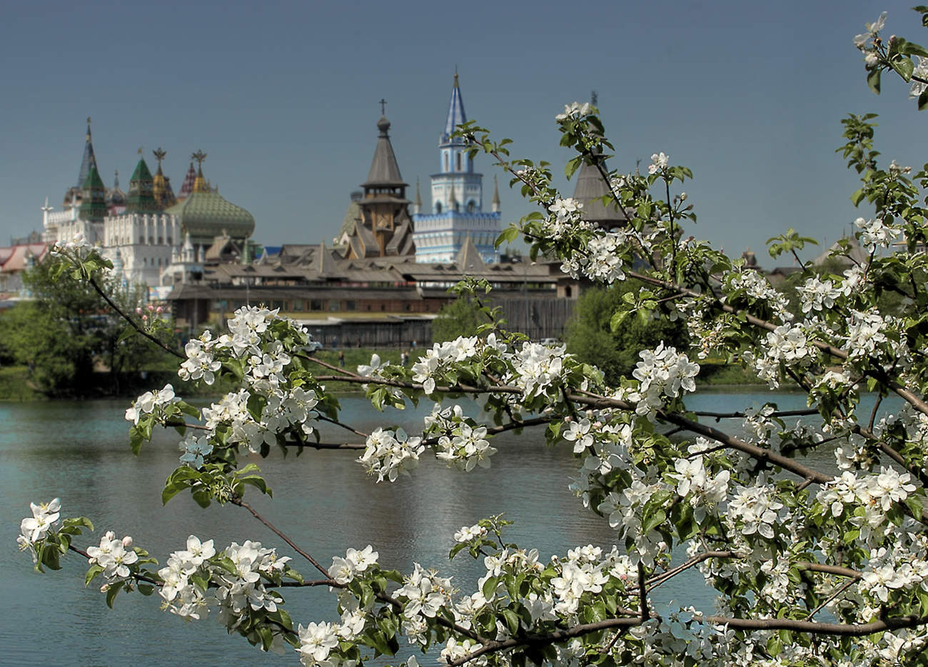 город москва весной