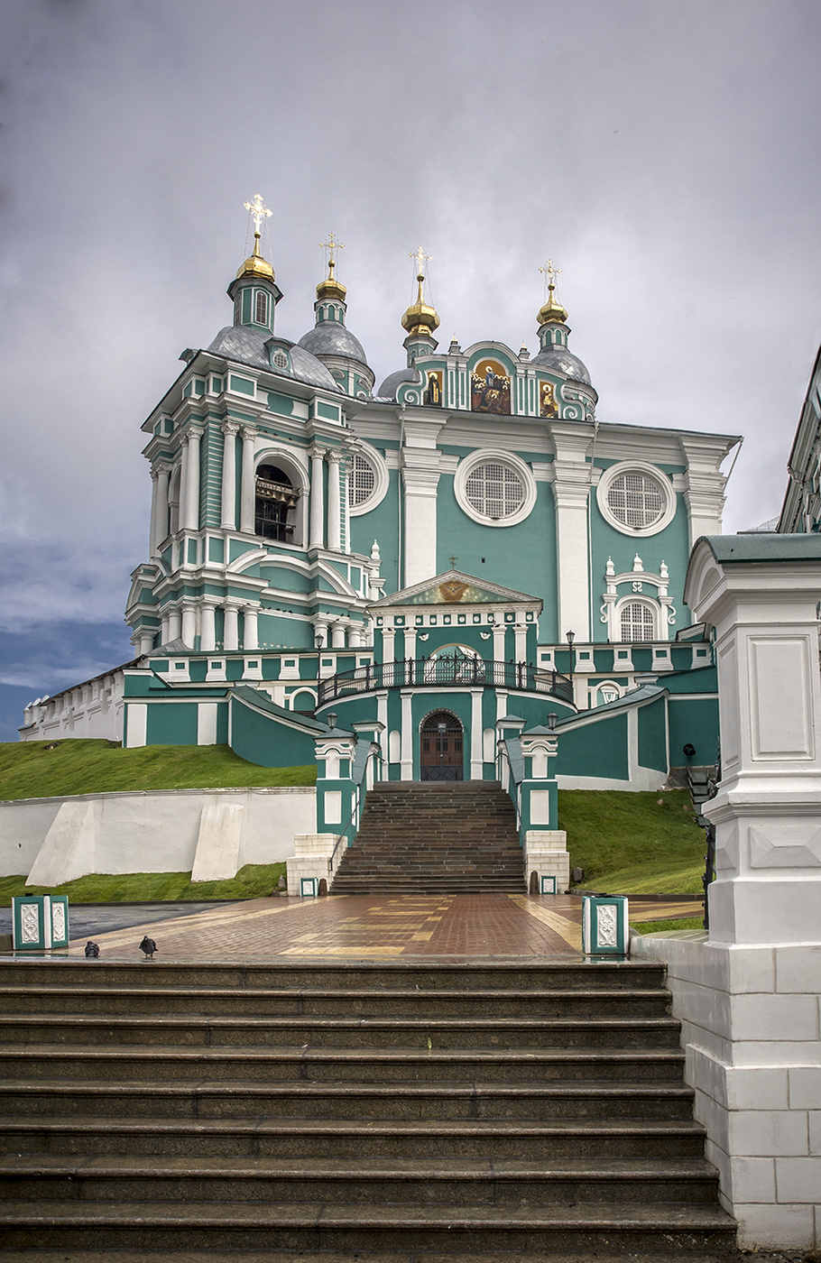 свято успенский кафедральный собор смоленск