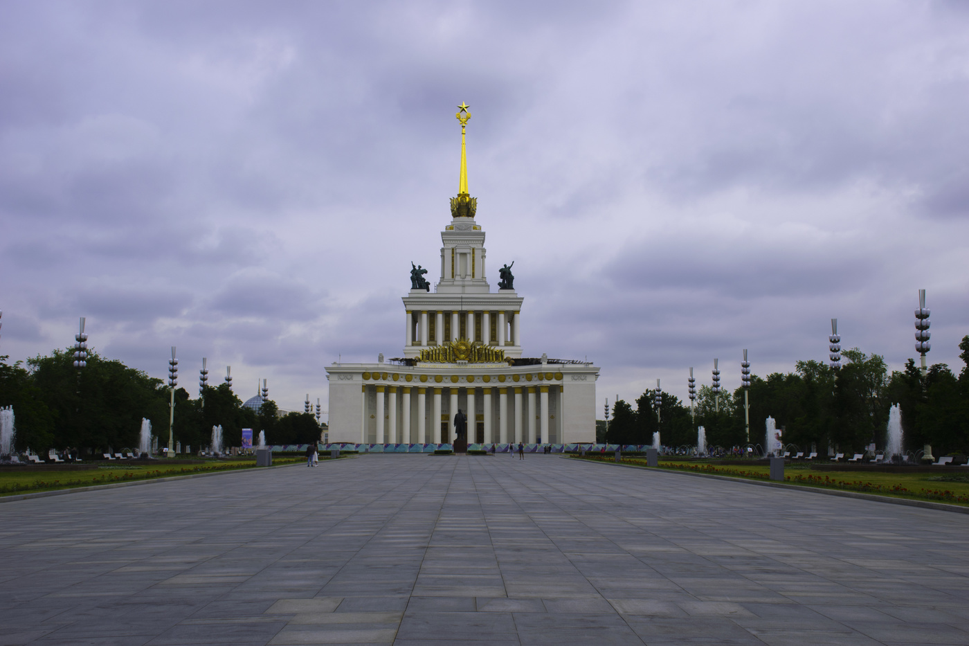 Главный павильон вднх фото