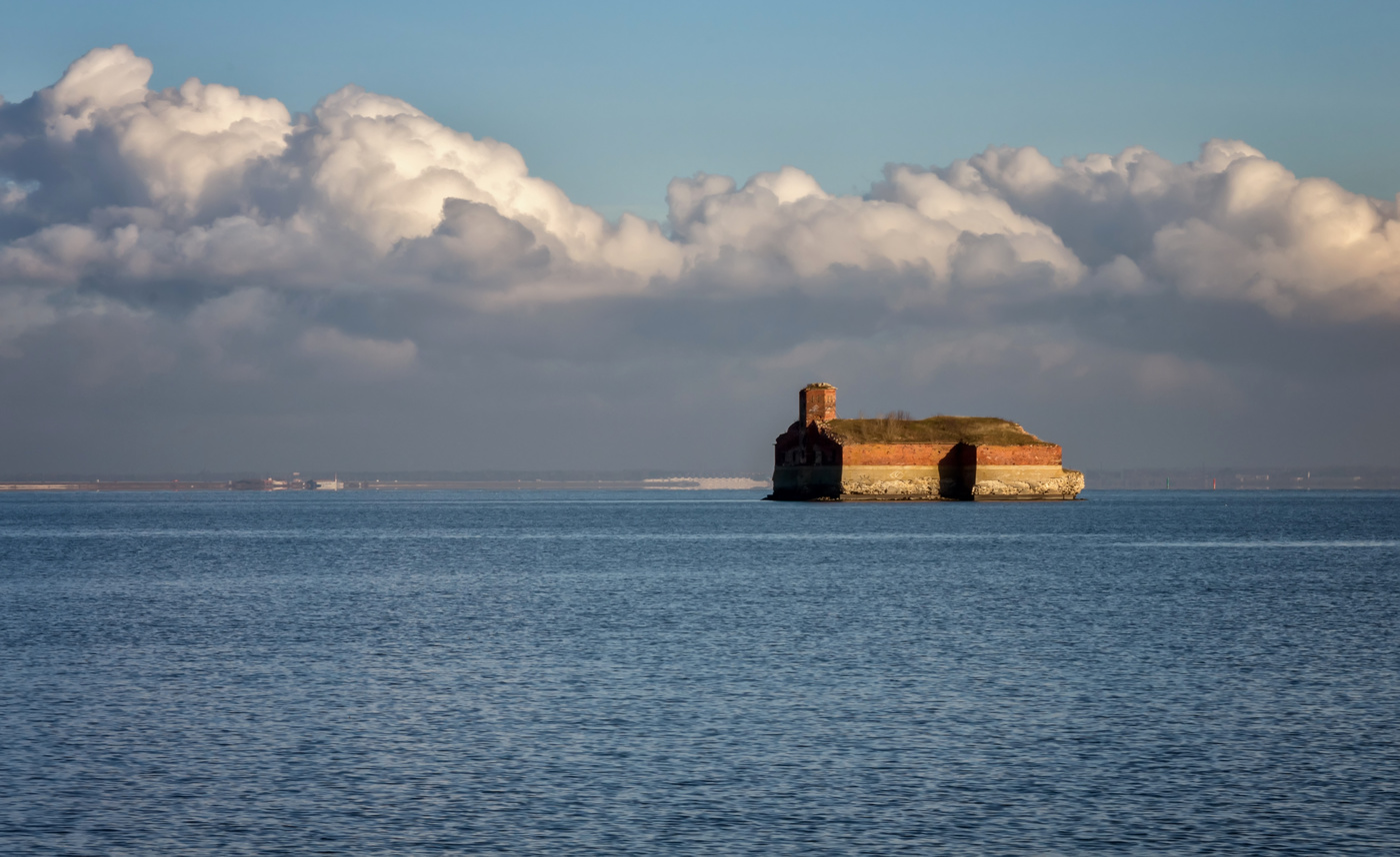 Небо кронштадта. Кронштадт море. Кронштадт с неба. Старый Форт. Форт Слава.