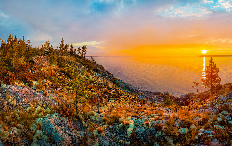 Осенний рассвет на море