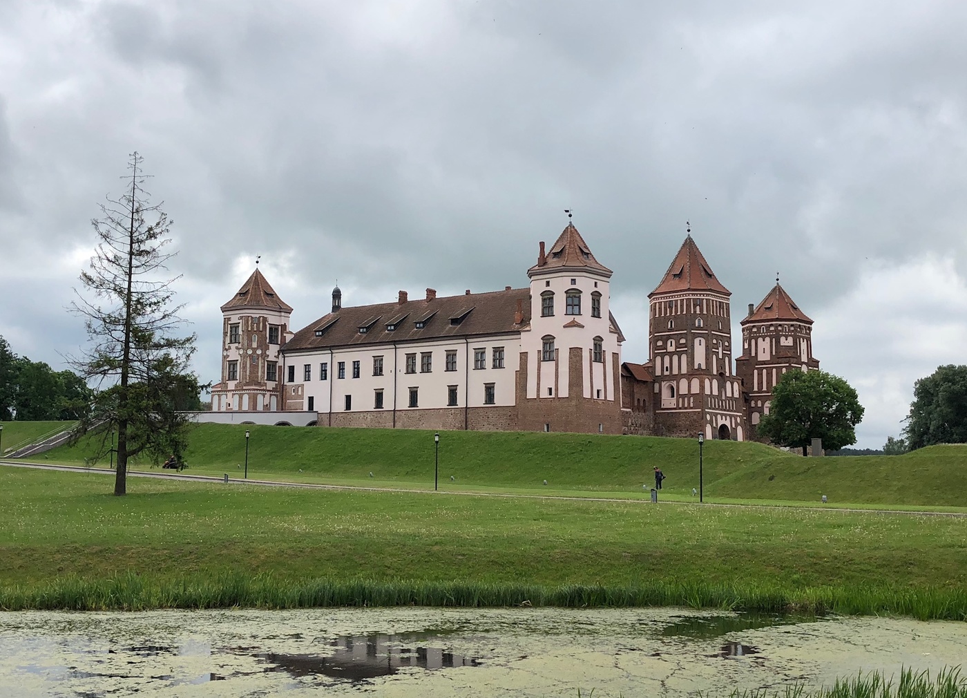 Замки белоруссии. Мирский замок замок в Белоруссии расстояние от Минска. Фото все замки Белоруссии.