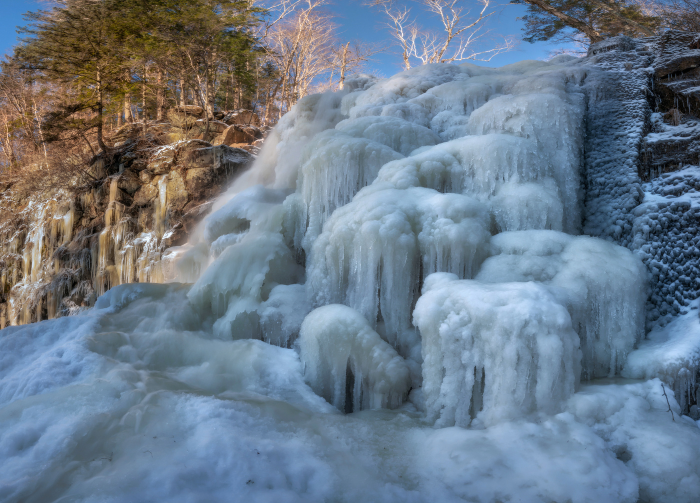 Замерзший водопад Фэнг