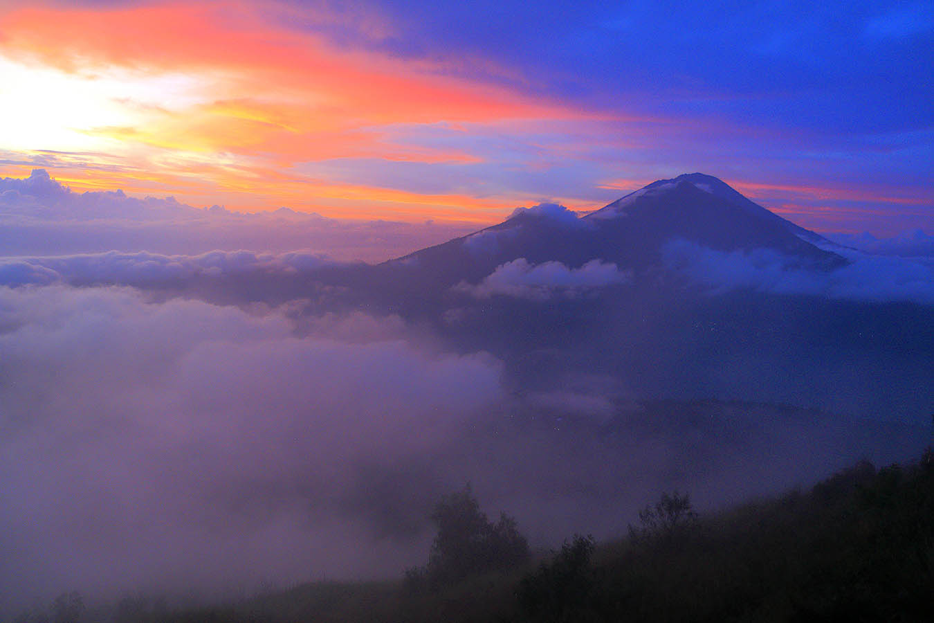 Бали Батур закат
