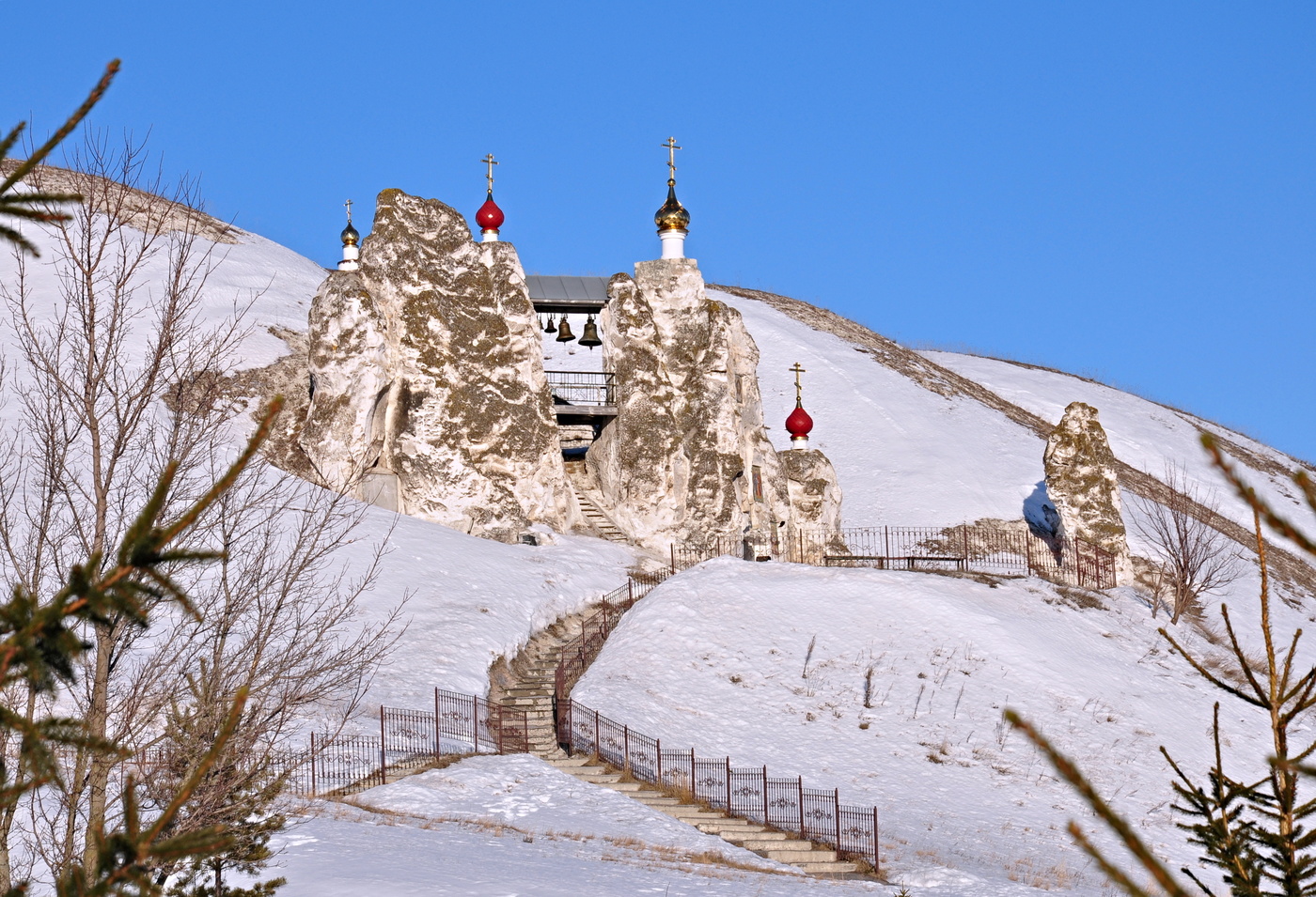 Костомаровский Спасский монастырь зимой
