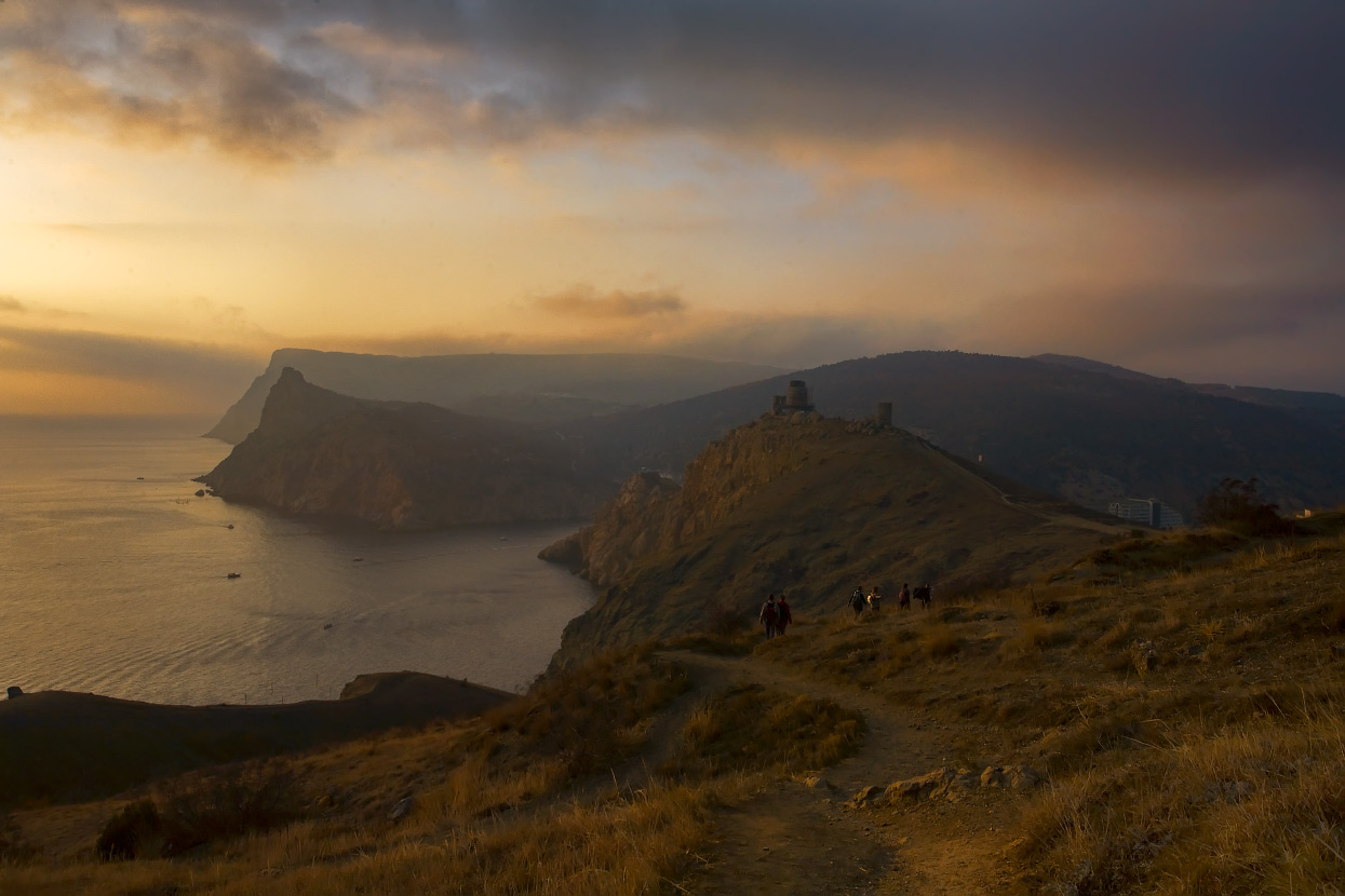 Вечер в крымских горах