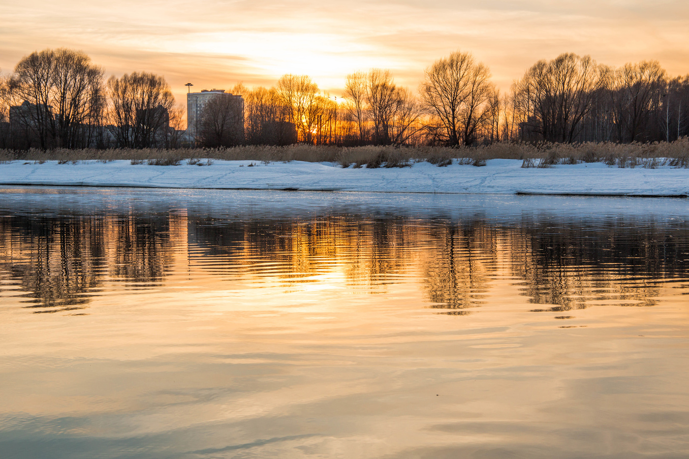 Река Казанка в Казани зимой