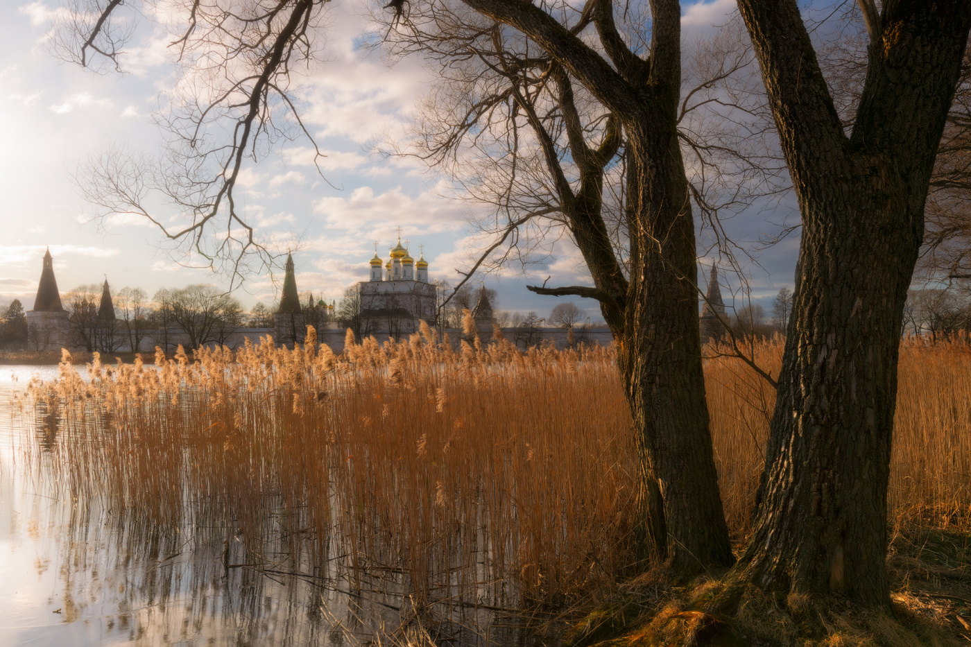 Весна Иосифо Волоцкий монастырь