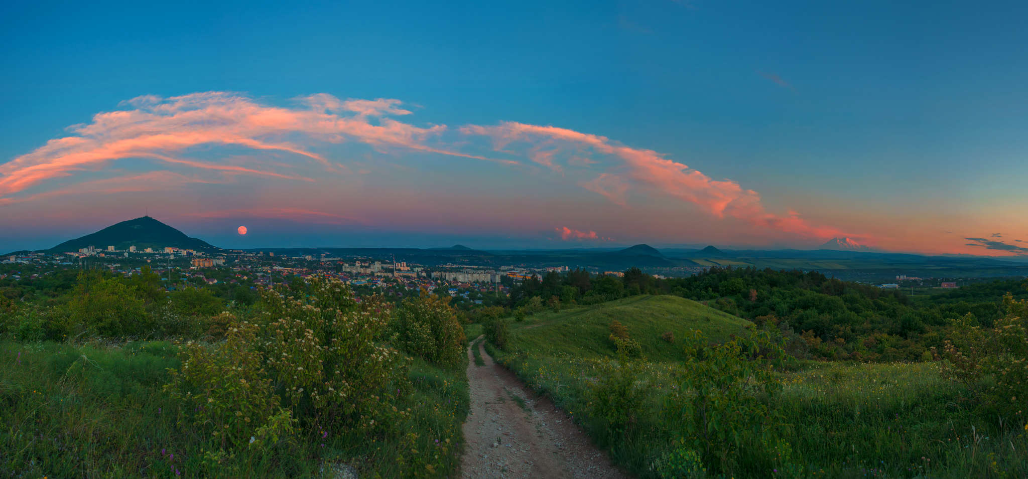 Панорама Пятигорска на закате