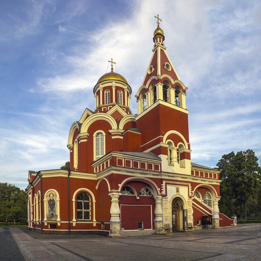 Храм петровский парк