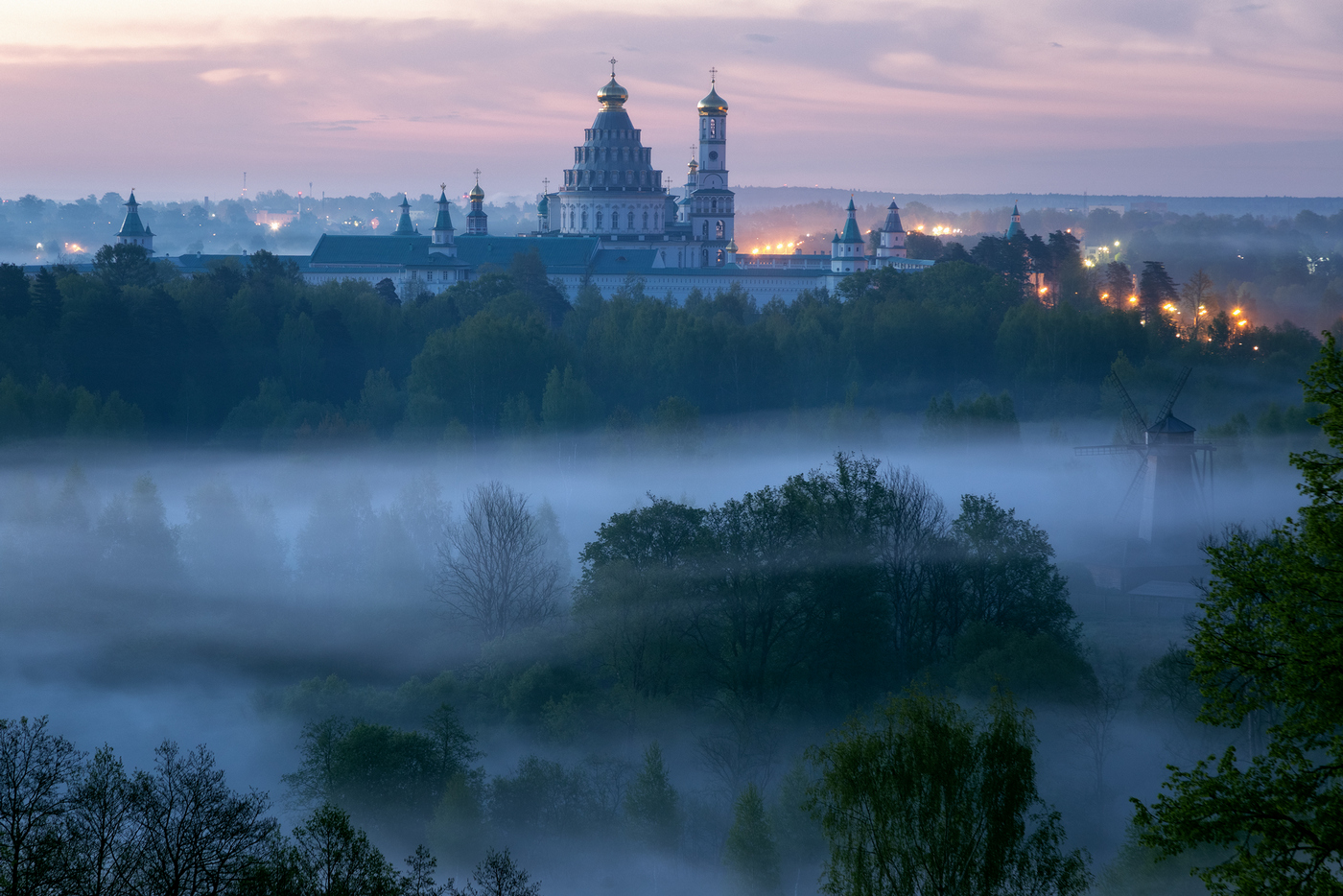 Зимний рассвет с храмами без тумана