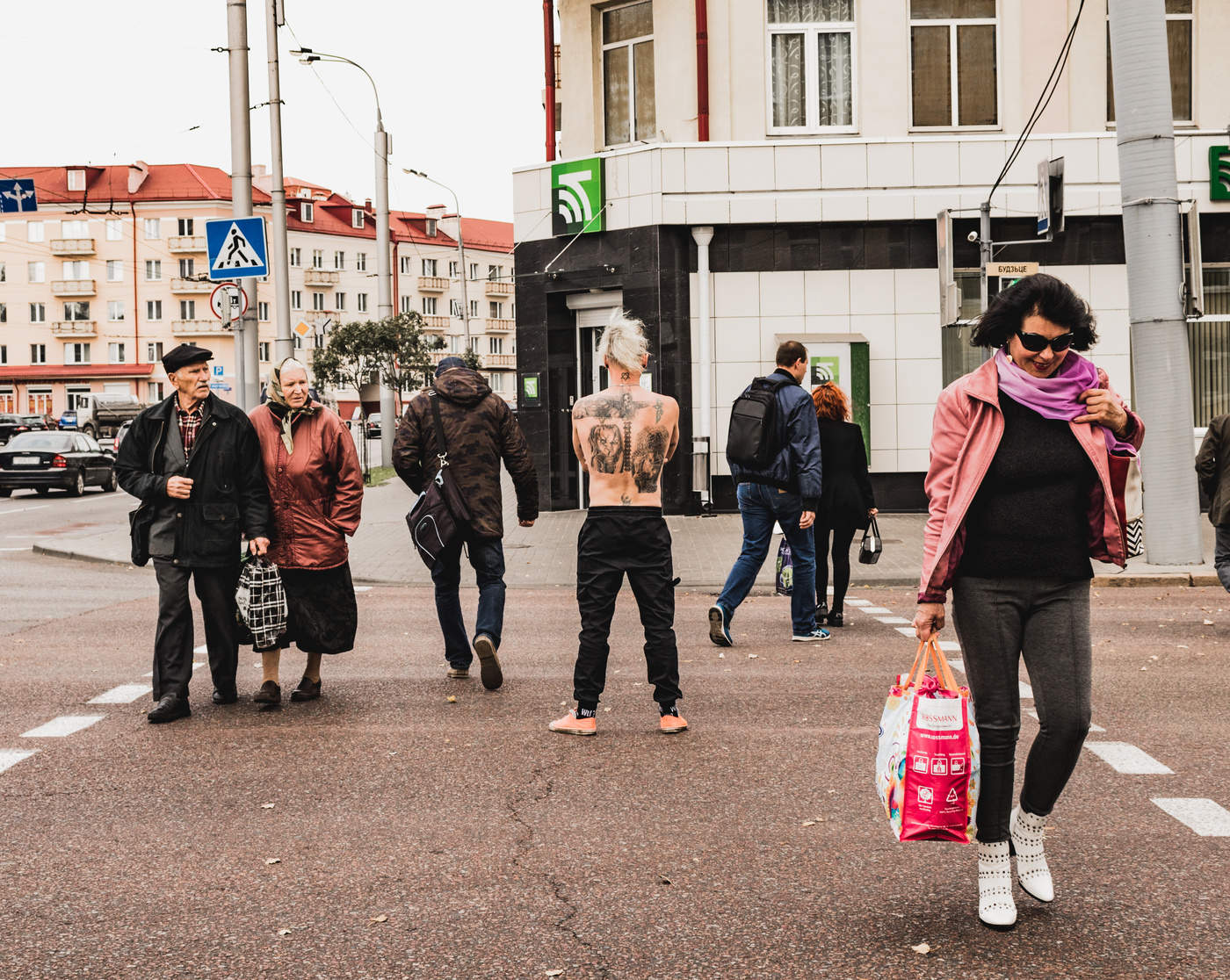 прохожие в москве