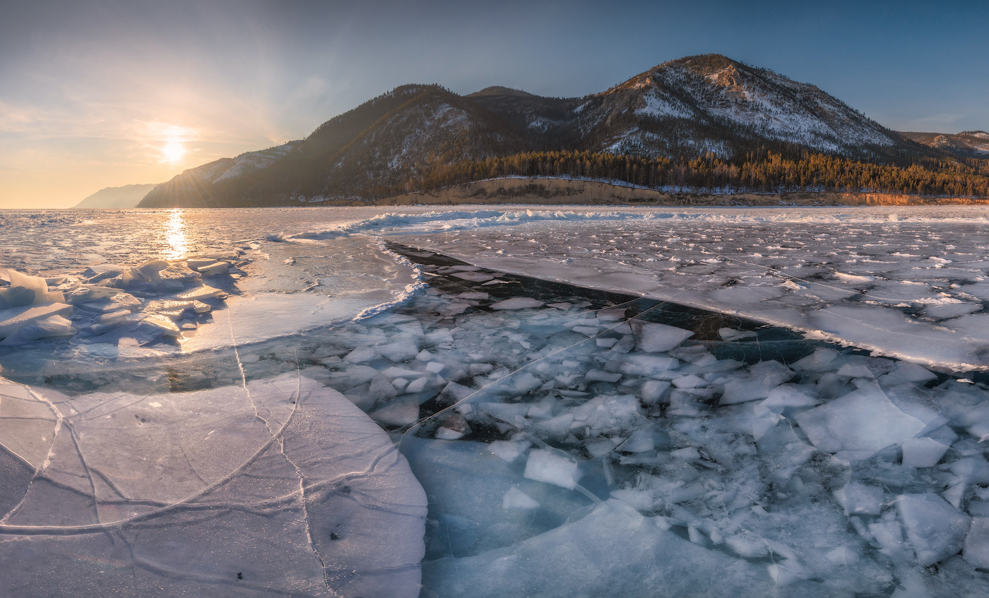 Инстаграмное фото Байкал зимой