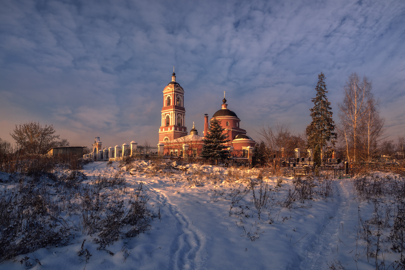 храм зимой в деревне