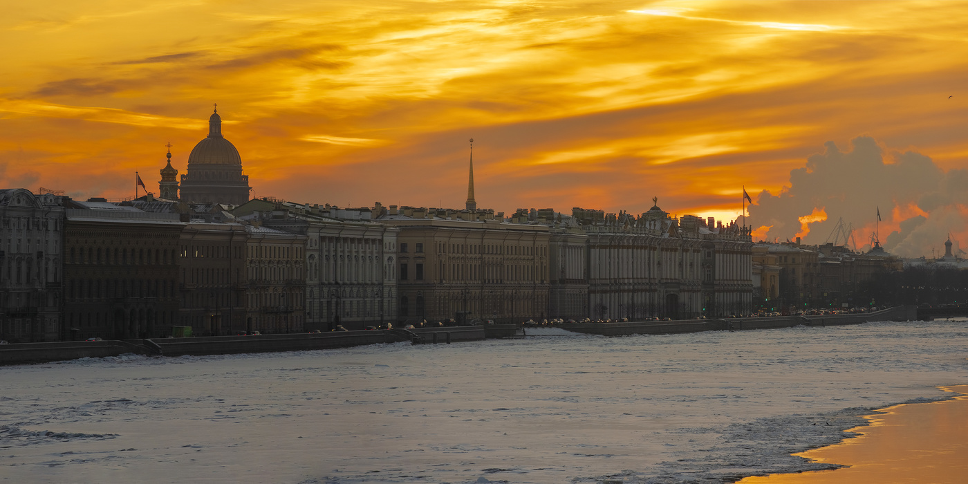 Петербург поэзия. Закат в Петербурге зимой. Закат над Невой зимой. Закат на Неве зимой. Вечер зимний над Невой.