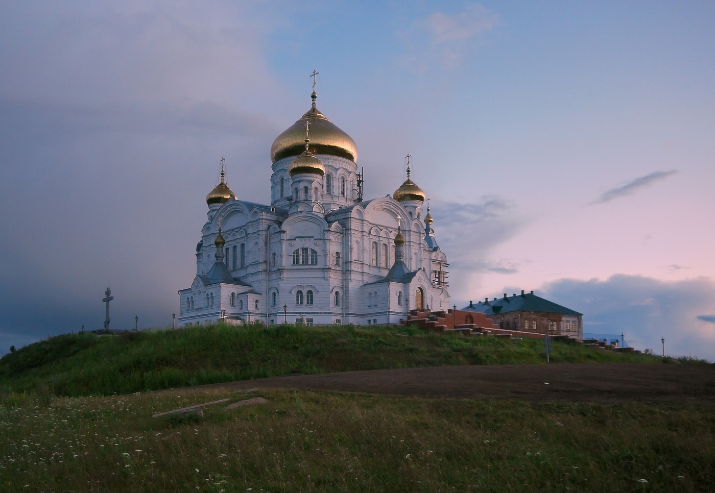 Белогорский николаевский монастырь. Белогорский Свято-Николаевский монастырь. Белогорский Свято Николаевский монастырь. Белогорский монастырь. Крестовоздвиженский собор Белогорского Николаевского монастыря. Крестовоздвиженский храм Белогорский монастырь Пермский край.