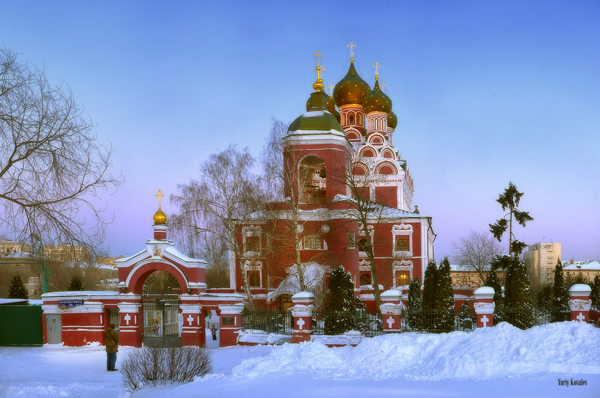 Церковь тихвинской иконы божией матери. Церковь Тихвинской иконы Божией матери, Тихвин. Зимний храм Тихвинской иконы Божией матери в Ярославле. Алексеевское зимой.