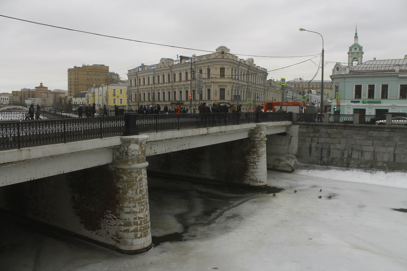 Чугунный мост в москве фото