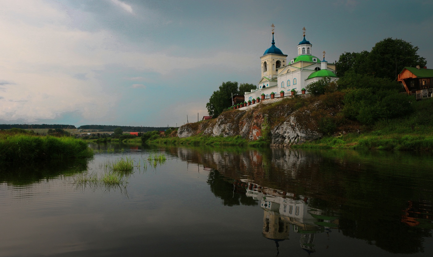 Церковь на реке Чусовая