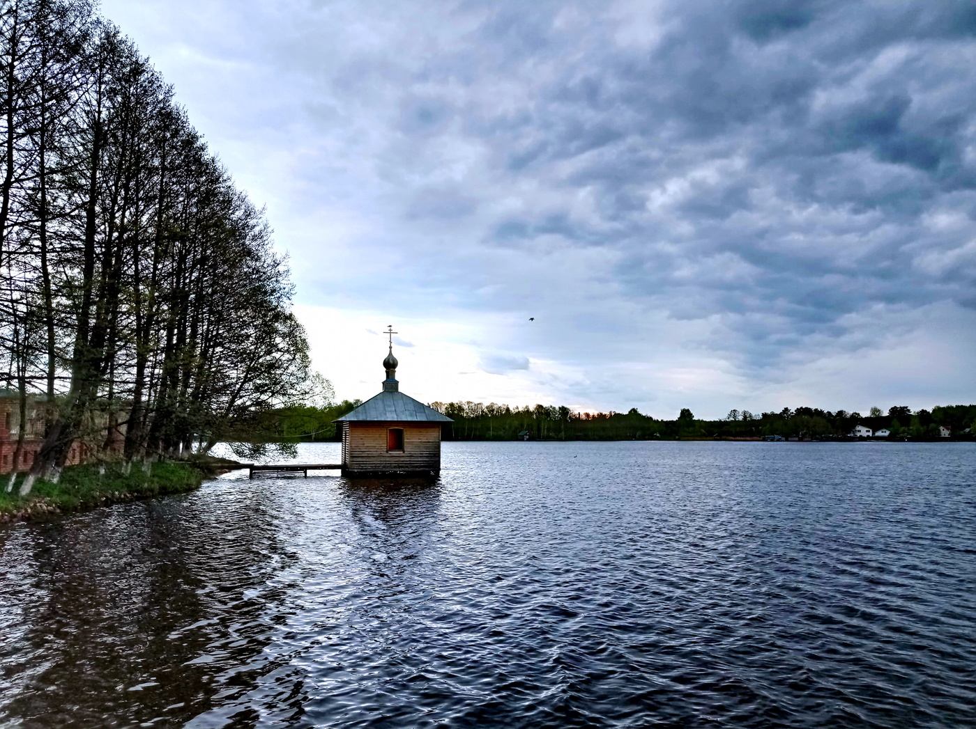 Первое появление дождевой тучи / Владимирская область, Введенское озеро